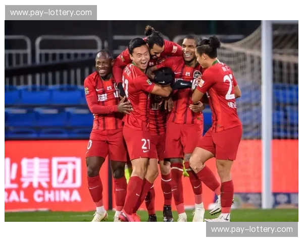 中原铁军碰撞南派灵动：河南建业与广州富力的足球哲学之战